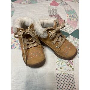 OshKosh Bgosh Alana EverPlay Tan Embroidered Floral Faux Fur Boots Girls Size 6M